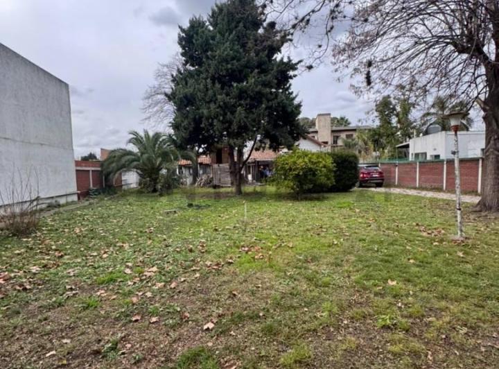 Casa · 180m² · 5 Ambientes · 2 Cocheras