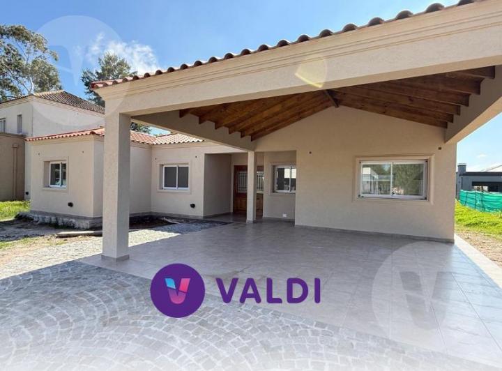 Casa · 195m² · 6 Ambientes · 2 Cocheras