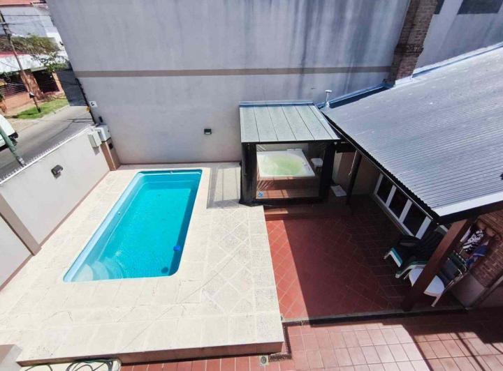 Casa · 335m² · 7 Ambientes · 2 Cocheras