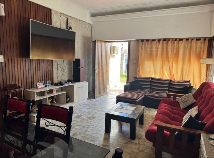 Casa · 180m² · 5 Ambientes