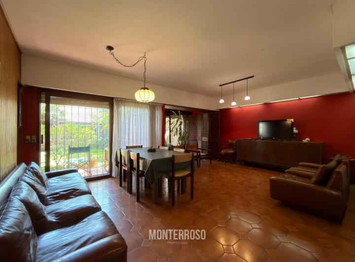 Casa · 161m² · 5 Ambientes · 1 Cochera
