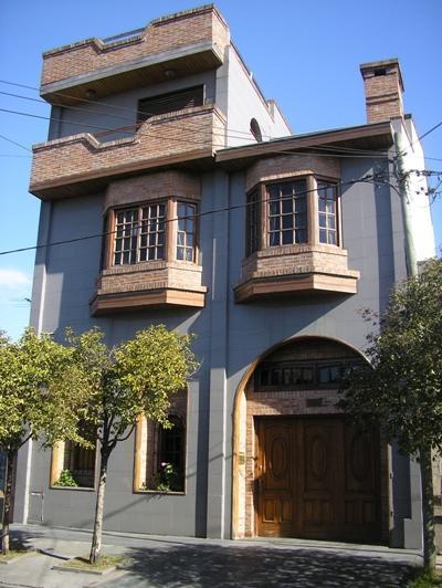 Casa · 450m² · 6 Ambientes · 5 Cocheras