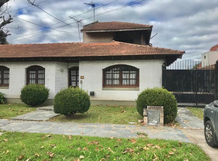 Casa · 254m² · 4 Dormitorios
