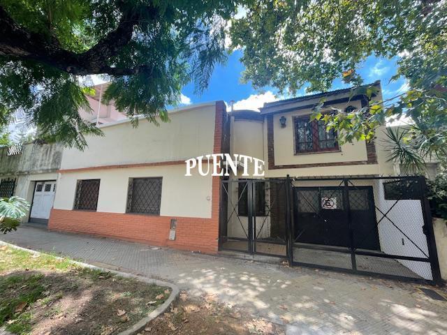 Casa · 132m² · 5 Ambientes · 2 Cocheras