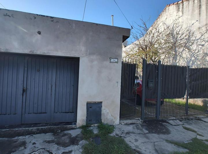Casa · 165m² · 6 Ambientes · 4 Cocheras