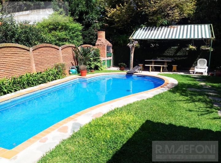 Casa · 248m² · 6 Ambientes · 3 Cocheras