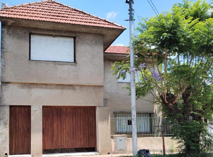 Casa · 268m² · 6 Ambientes · 1 Cochera