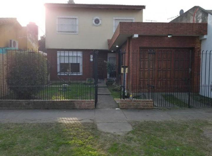 Casa · 126m² · 7 Ambientes · 1 Cochera
