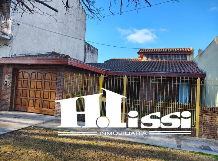 Casa · 5025m² · 7 Ambientes · 2 Cocheras