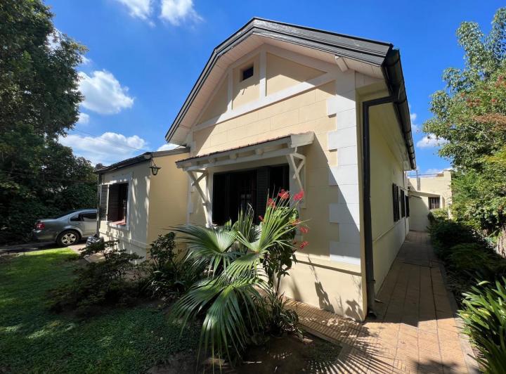 Casa · 175m² · 5 Ambientes · 6 Cocheras