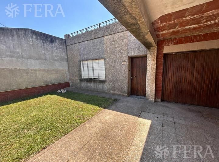 Casa · 95m² · 5 Ambientes · 1 Cochera