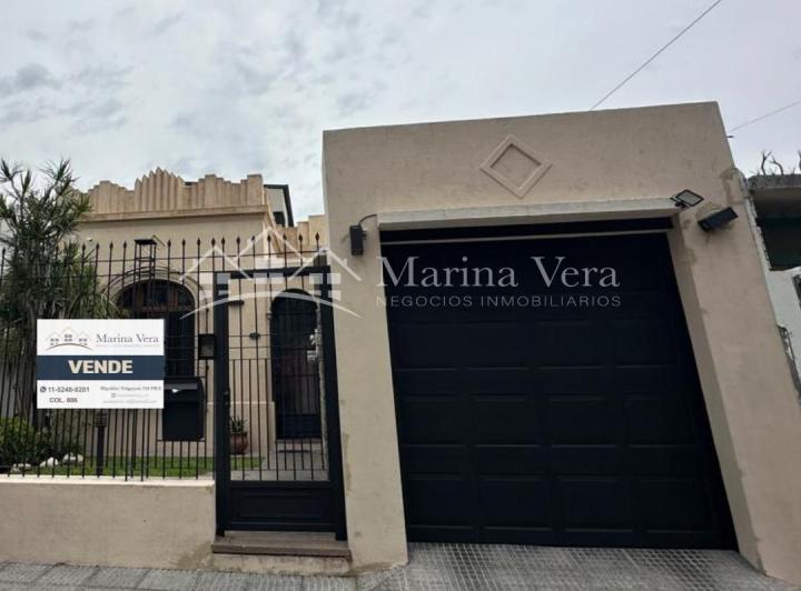 Casa · 372m² · 5 Ambientes · 1 Cochera