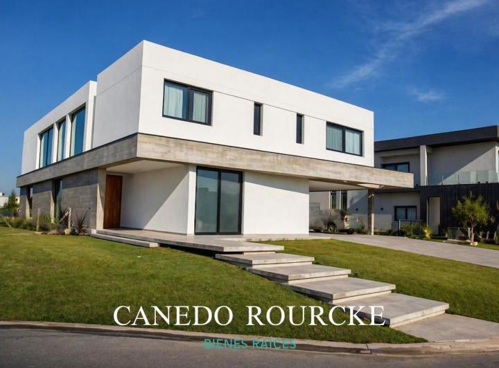 Casa · 450m² · 6 Ambientes · 4 Cocheras