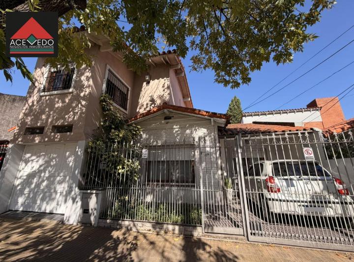 Casa · 182m² · 5 Ambientes · 2 Cocheras
