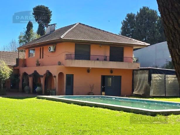Casa · 1416m² · 5 Ambientes · 7 Cocheras