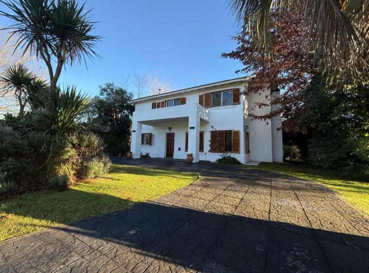 Casa · 120m² · 5 Ambientes