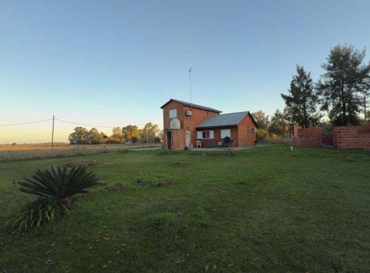 Casa · 241m² · 6 Ambientes · 2 Cocheras