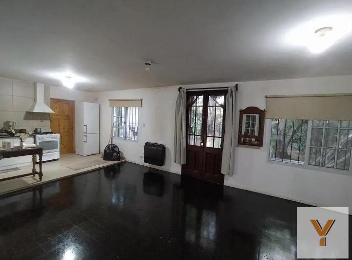Casa · 180m² · 5 Ambientes