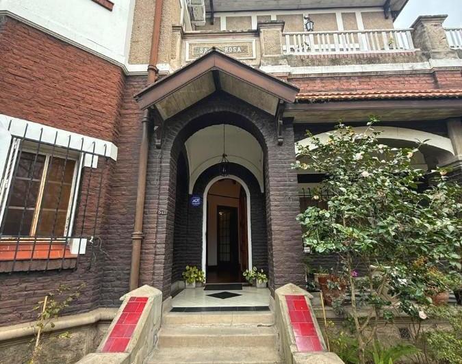 Casa · 380m² · 5 Ambientes · 3 Cocheras