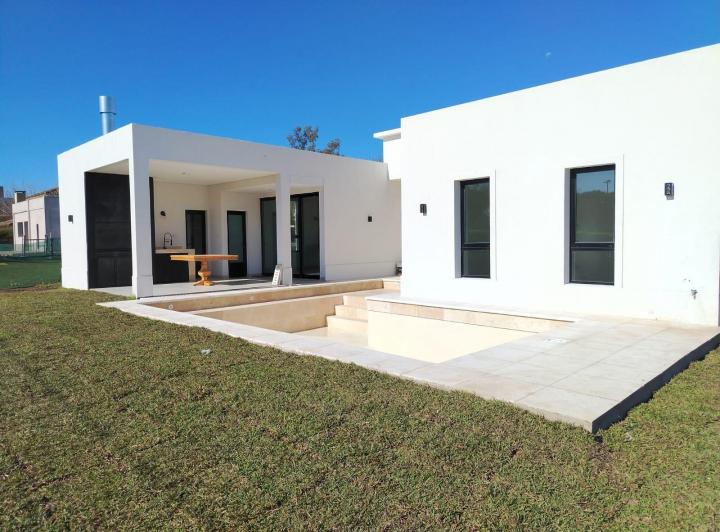 Casa · 210m² · 6 Ambientes