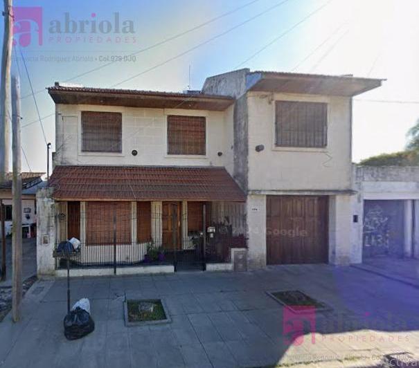 Casa · 240m² · 5 Ambientes · 1 Cochera