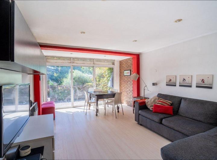 Casa · 280m² · 6 Ambientes · 2 Cocheras