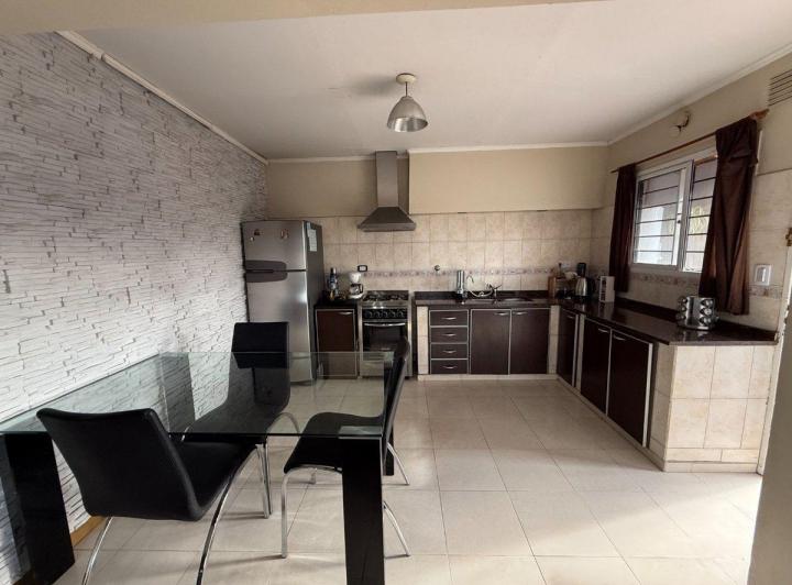 Casa · 174m² · 7 Ambientes · 1 Cochera