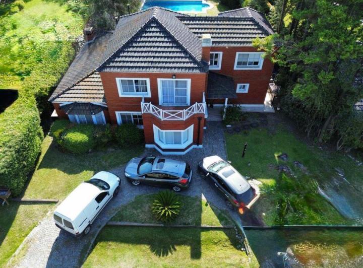 Casa · 340m² · 6 Ambientes