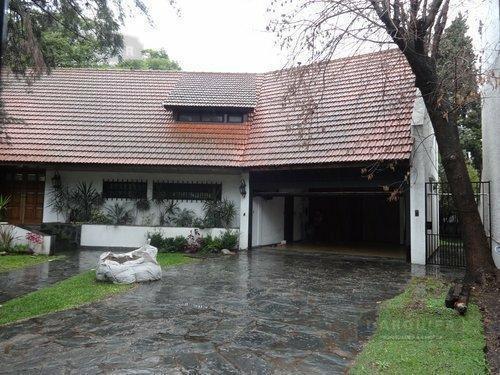 Casa · 306m² · 4 Dormitorios · 2 Cocheras