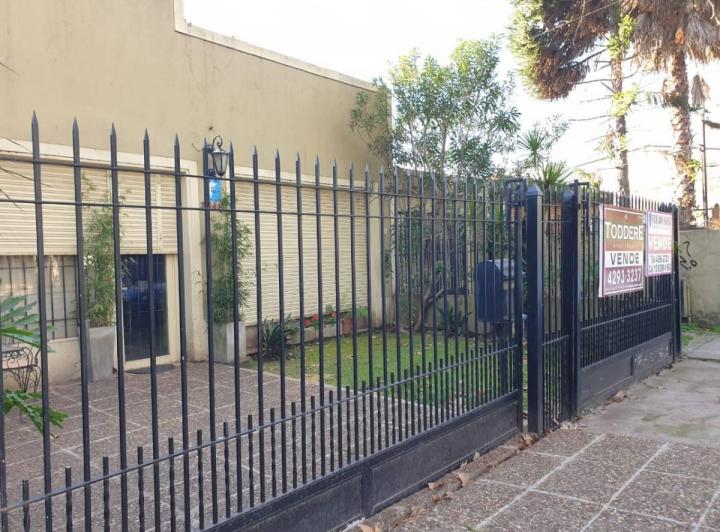 Casa · 1m² · 6 Ambientes · 1 Cochera