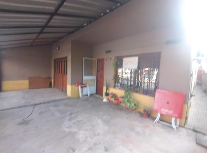 Casa · 300m² · 9 Ambientes · 1 Cochera