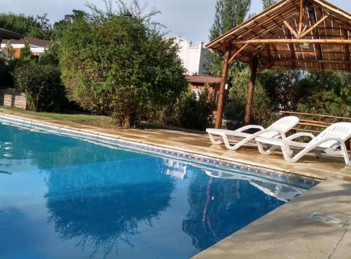 Casa · 200m² · 5 Ambientes · 3 Cocheras