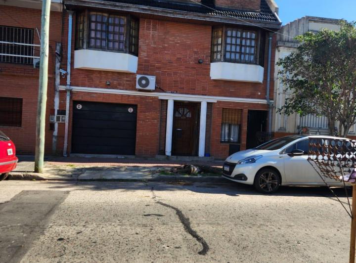 Casa · 100m² · 5 Ambientes · 1 Cochera