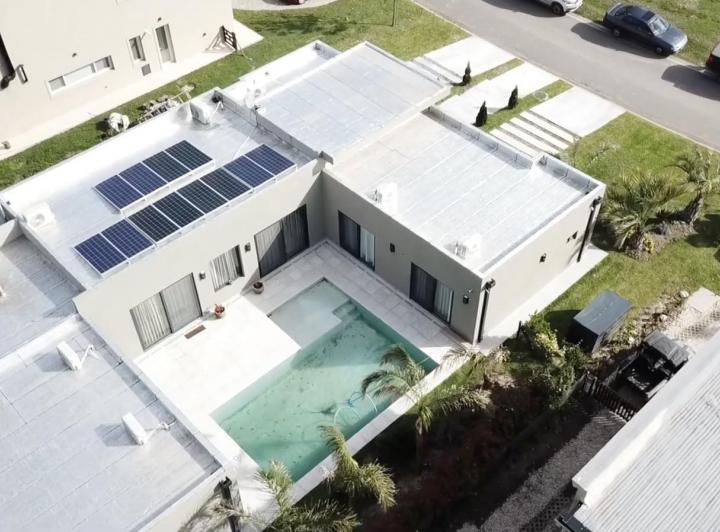 Casa · 265m² · 6 Ambientes · 1 Cochera