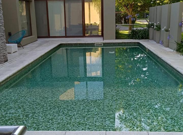 Casa · 395m² · 7 Ambientes · 1 Cochera