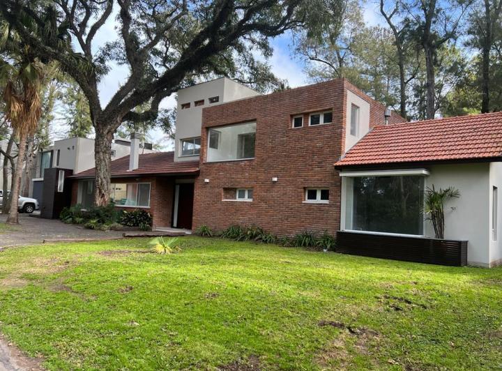 Casa · 316m² · 6 Ambientes