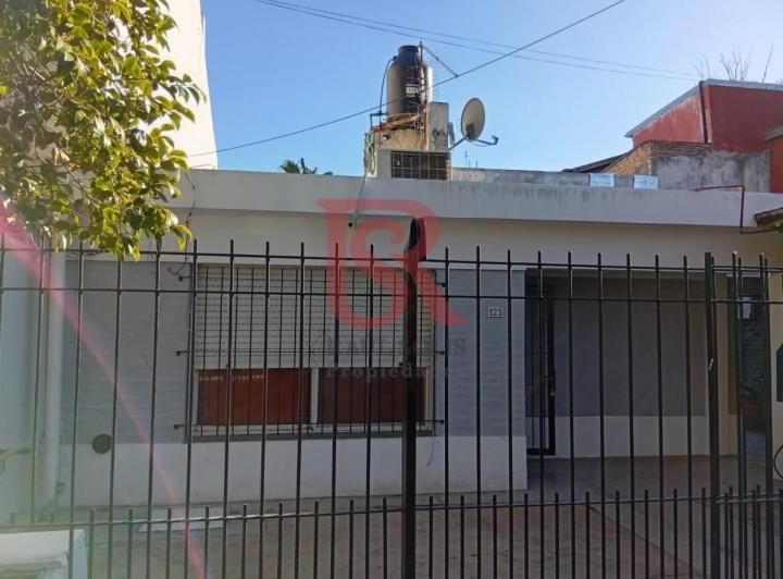 Casa · 1m² · 5 Ambientes · 1 Cochera