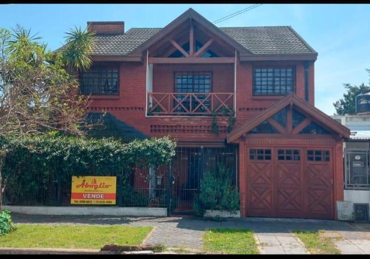 Casa · 100m² · 5 Ambientes · 1 Cochera