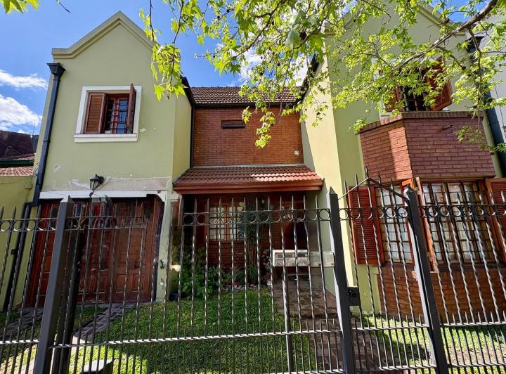 Casa · 130m² · 5 Ambientes · 1 Cochera