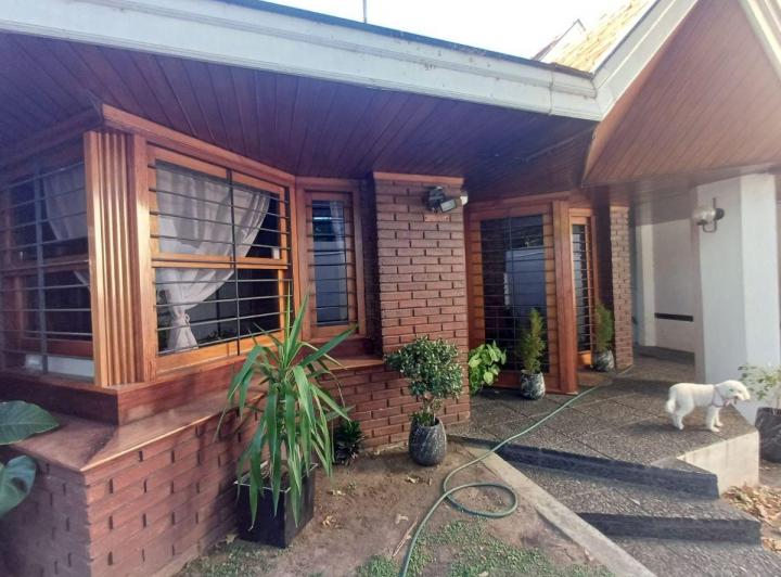 Casa · 194m² · 5 Ambientes · 1 Cochera