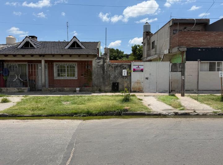 Casa · 300m² · 5 Ambientes · 2 Cocheras