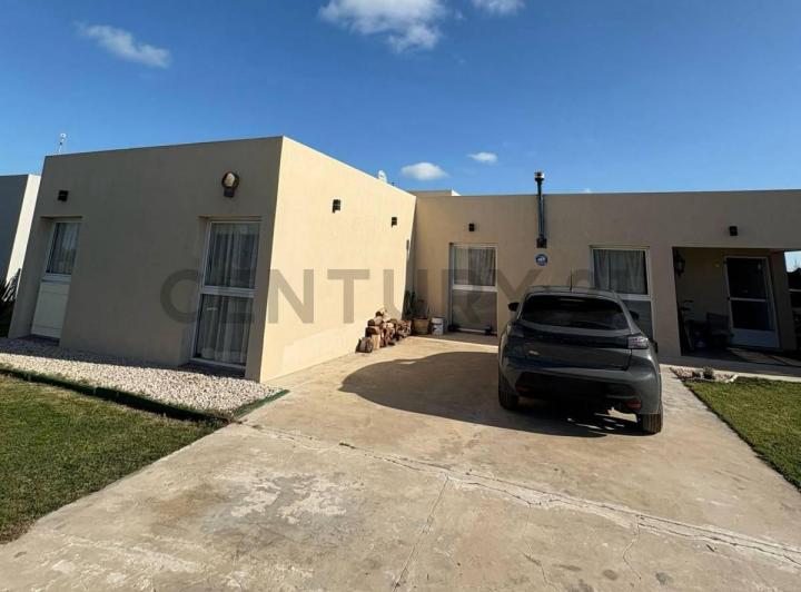 Casa · 127m² · 5 Ambientes · 4 Cocheras