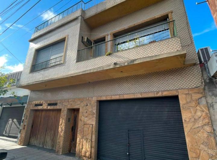 Casa · 133m² · 5 Ambientes · 2 Cocheras