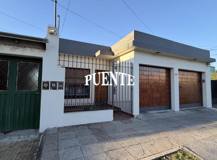 Casa · 425m² · 7 Ambientes · 4 Cocheras