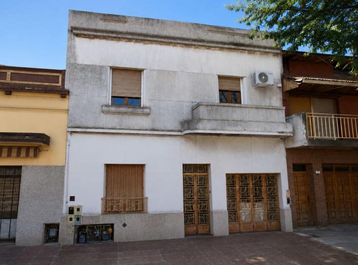Casa · 280m² · 6 Ambientes · 2 Cocheras