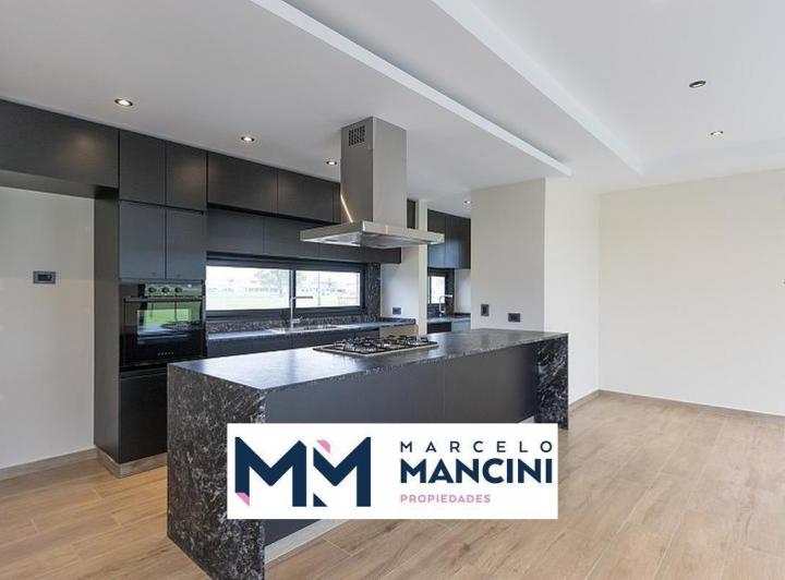 Casa · 181m² · 6 Ambientes · 6 Cocheras
