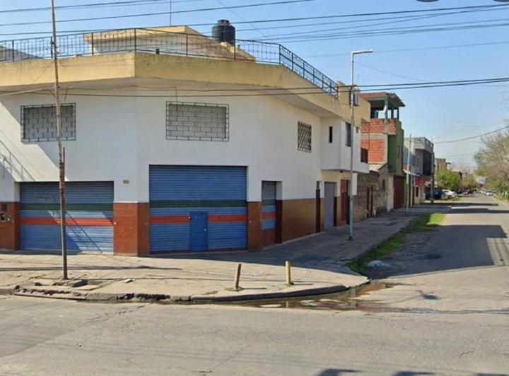Casa · 1m² · 6 Ambientes · 1 Cochera
