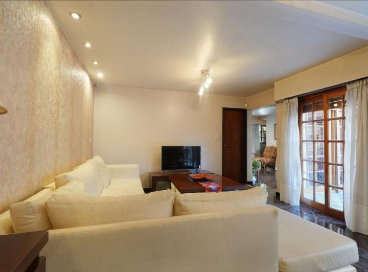 Casa · 190m² · 6 Ambientes · 1 Cochera
