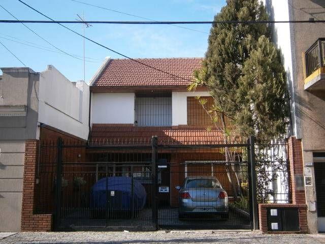 Casa · 229m² · 5 Ambientes · 2 Cocheras