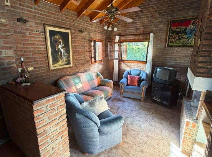 Casa · 194m² · 6 Ambientes · 3 Cocheras